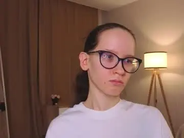 Chaturbate Live Sex Cam of lynettebails