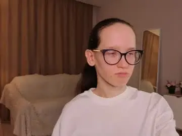 Chaturbate Live Sex Cam of lynettebails