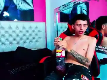 Chaturbate Watch Live Sex Cams of miaandteylor