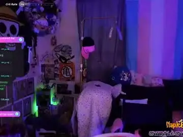 Chaturbate Live Sex Cam of myrtlemystic