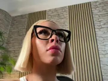 Chaturbate Adult Video Chat of nattywithoutdaddy