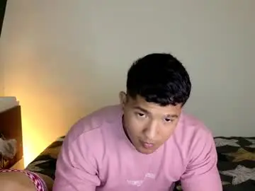 Chaturbate Live Sex Cam of tommy_montana57935