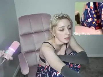 Chaturbate Live Sex Cam of trixyrose