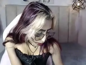 Chaturbate Live Porn of vesperanokturne_cs