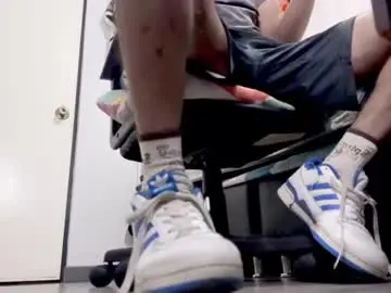 Chaturbate Free Live Porn of adrian_falcon