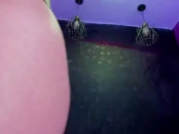 Chaturbate Watch Live Sex Cams of sommer_alexa
