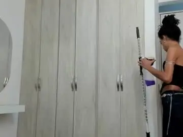 Chaturbate Live Sex Cam of abigail_f00x