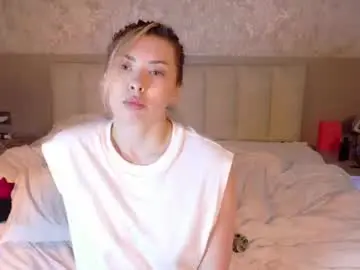 Chaturbate Live Sex Cam of brenda_m00n