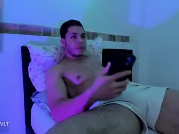 Chaturbate Live Sex Cam of max_valiant1