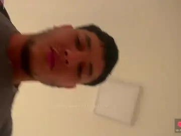 Chaturbate Live Sex Cam of max_valiant1