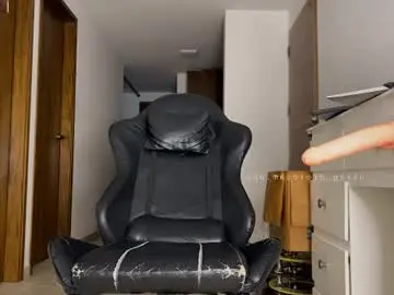Chaturbate Live Sex Cam of max_valiant1