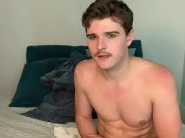 Chaturbate Live Sex Cam of yngdesire1