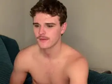 Chaturbate Live Sex Cam of yngdesire1