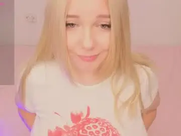 Chaturbate Live Sex Cam of amazongirls