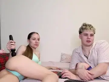 Chaturbate Adult Webcam of emily_and_ilumi