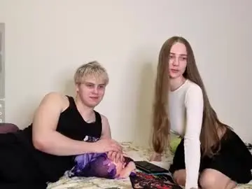 Chaturbate Adult Webcam of emily_and_ilumi