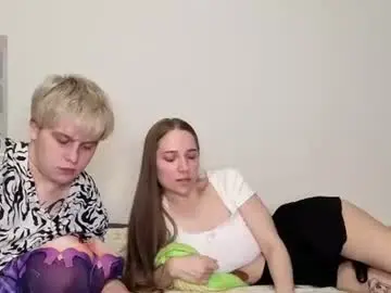 Chaturbate Sex Cam of emily_and_ilumi