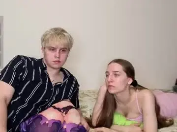 Chaturbate Adult Video Chat of emily_and_ilumi