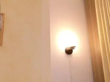 Chaturbate Live Sex Cam of mia_white11