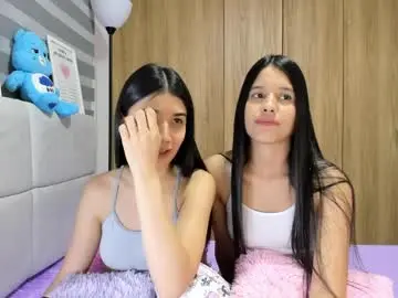 Chaturbate Live Sex Cam of roseandmiah