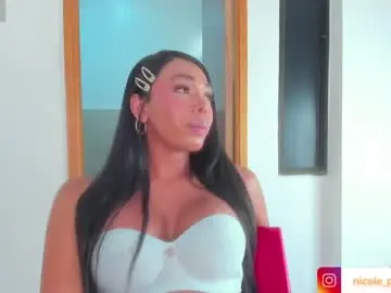 Chaturbate Live Sex Cam of nicoleparadise_