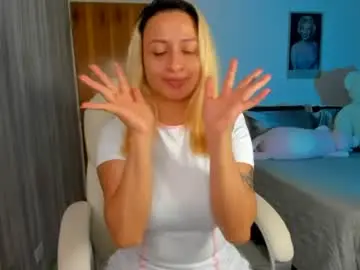 Chaturbate Live Sex Cam of elena_ruiz
