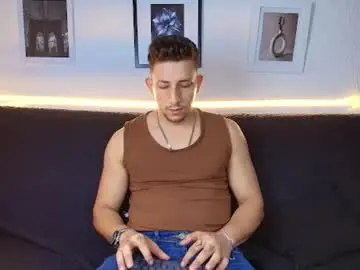 Chaturbate Best live sex cam show of maykol_victoria
