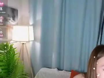 Chaturbate Live Sex Cam of alyshaplescia