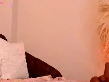 Chaturbate Live Sex of emilyruiz1