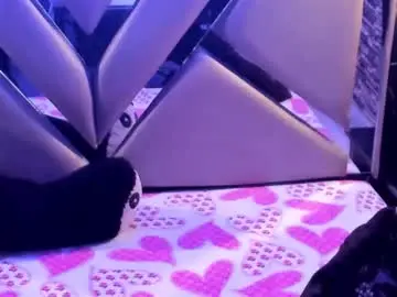 Chaturbate Watch Live Sex Cams of vivienne_hadid