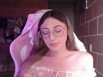 Chaturbate Live Sex of andrea_camila