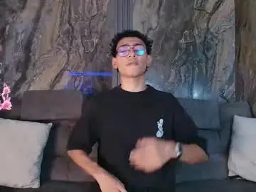 Chaturbate Live Sex Cam of daviid_laid_