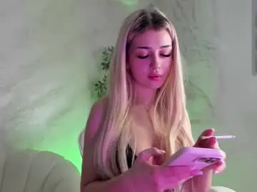 Chaturbate Live Sex Cam of lissababe11