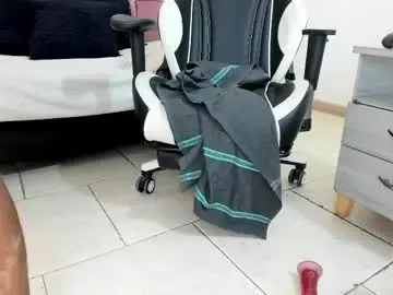 Chaturbate Live Sex Cam of lizzie_williamss