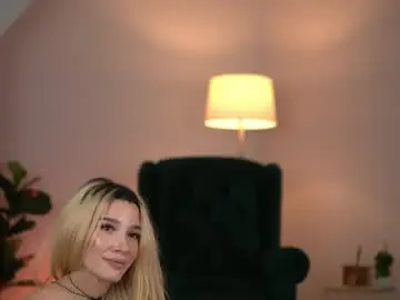 Chaturbate Live Sex Cam of svveetluna