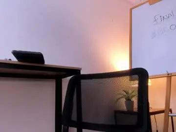 Chaturbate Live Sex Cam of caroline_dh