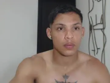 Chaturbate Free Porn Cam of braddhott__