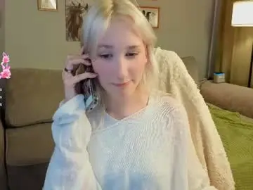 Chaturbate Live Sex Cam of chrome_nova