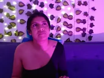 Chaturbate Live Sex Cam of melanie_18_
