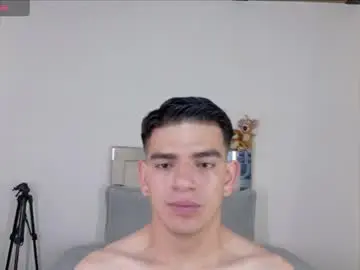 Chaturbate Live Porn of ares_johnsonn