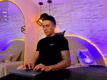 Chaturbate Live Sex of aron_bolt