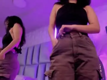 Chaturbate Live Sex Cam of hollypeach_