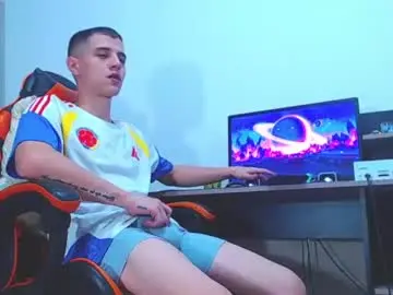 Chaturbate Nude Webcam of adam_hot11