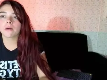 Chaturbate Adult Video Chat of curvy_and_petite23_aws