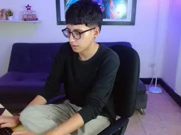 Chaturbate Best live sex cam show of alexcum_18