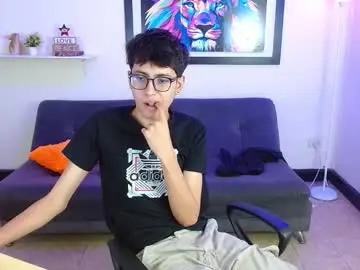 Chaturbate Live Sex Cam of alexcum_18