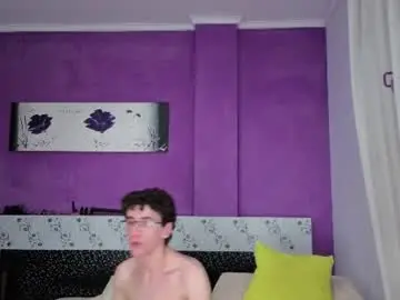 Chaturbate Nude Webcam of twinkanddaddy_69