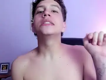 Chaturbate Sex Cam of dennis_hills
