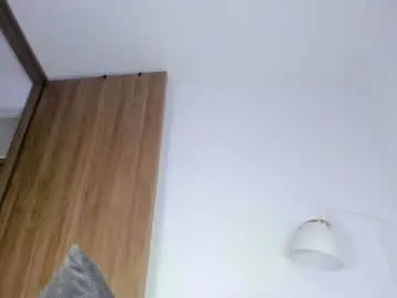 Chaturbate Adult Webcam of loovelymiia_
