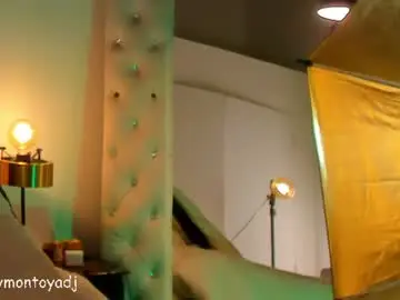 Chaturbate Live Sex Cam of nut_foxx